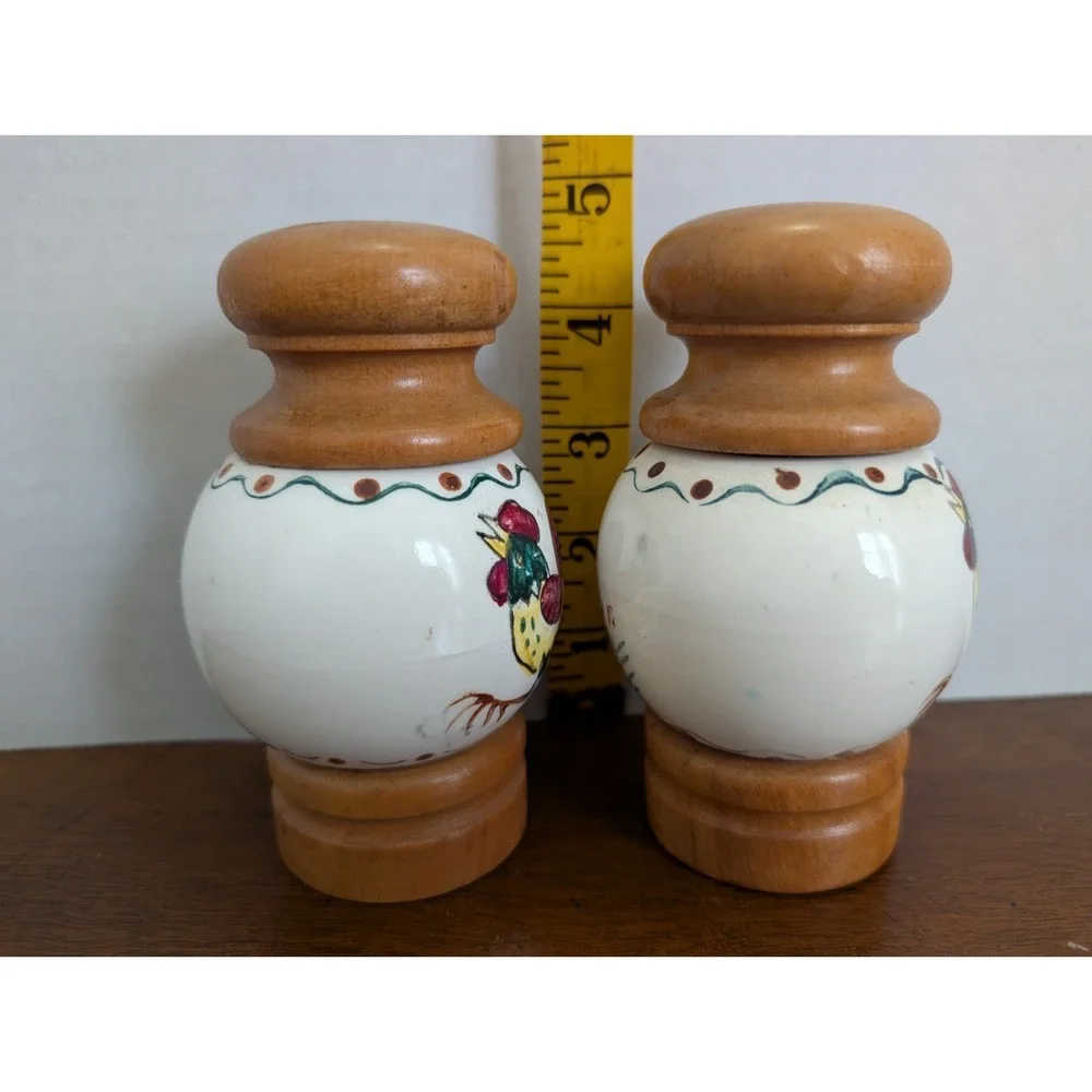 Vintage Hand Painted Rooster Salt & Pepper Shakers, Wood &Ceramic, 4.5